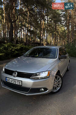 Седан Volkswagen Jetta 2011 в Новомосковске