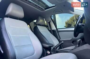 Седан Volkswagen Jetta 2012 в 