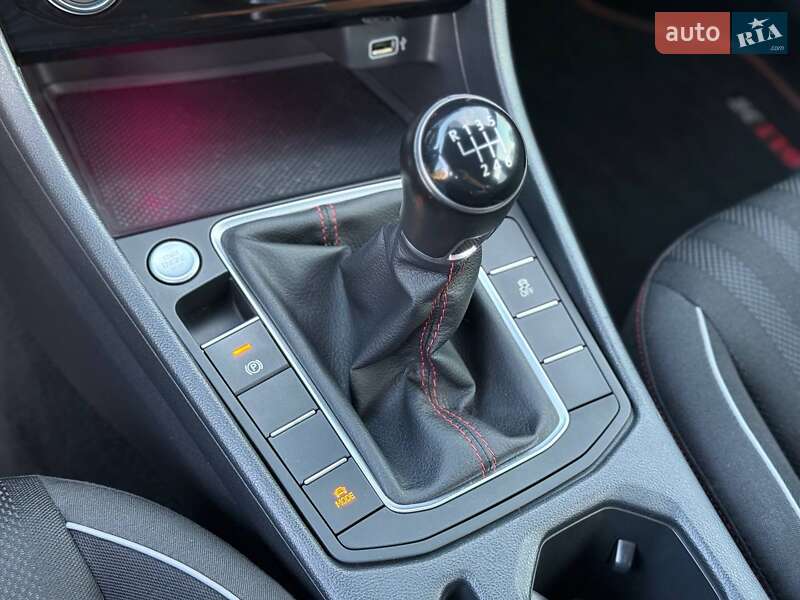 Седан Volkswagen Jetta 2019 в Одессе фото 50 Седан Volkswagen Jetta 2019 в Одессе