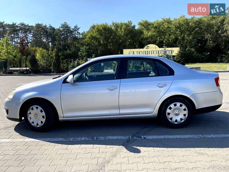 Седан Volkswagen Jetta 2006 в Чернігові