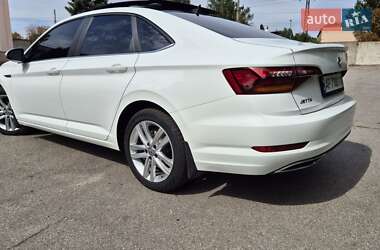 Седан Volkswagen Jetta 2019 в 