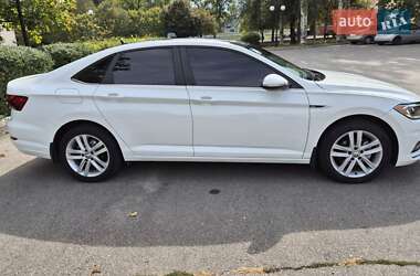 Седан Volkswagen Jetta 2019 в 