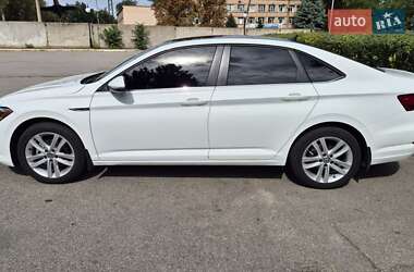 Седан Volkswagen Jetta 2019 в 