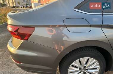 Седан Volkswagen Jetta 2019 в 