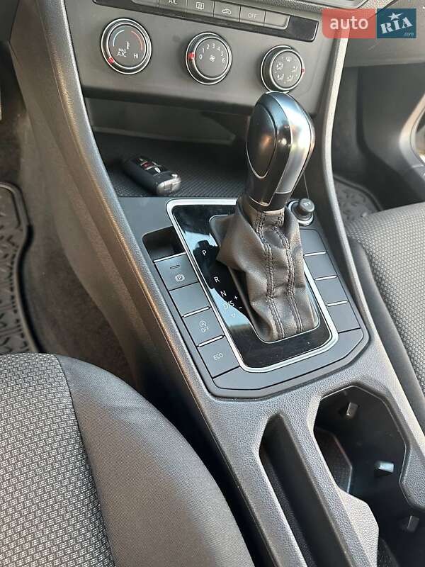 Седан Volkswagen Jetta 2019 в Виннице