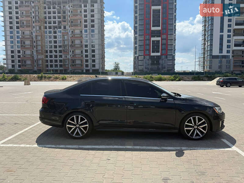 Седан Volkswagen Jetta 2013 в Києві