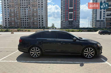 Седан Volkswagen Jetta 2013 в 