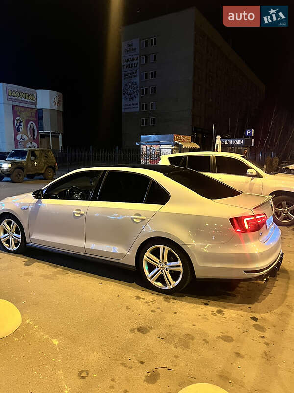 Седан Volkswagen Jetta 2017 в Краматорске