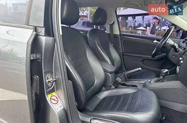 Седан Volkswagen Jetta 2012 в 