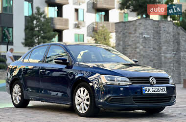 Седан Volkswagen Jetta 2012 в 
