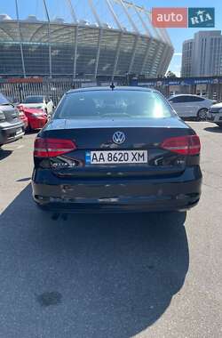 Седан Volkswagen Jetta 2015 в Киеве