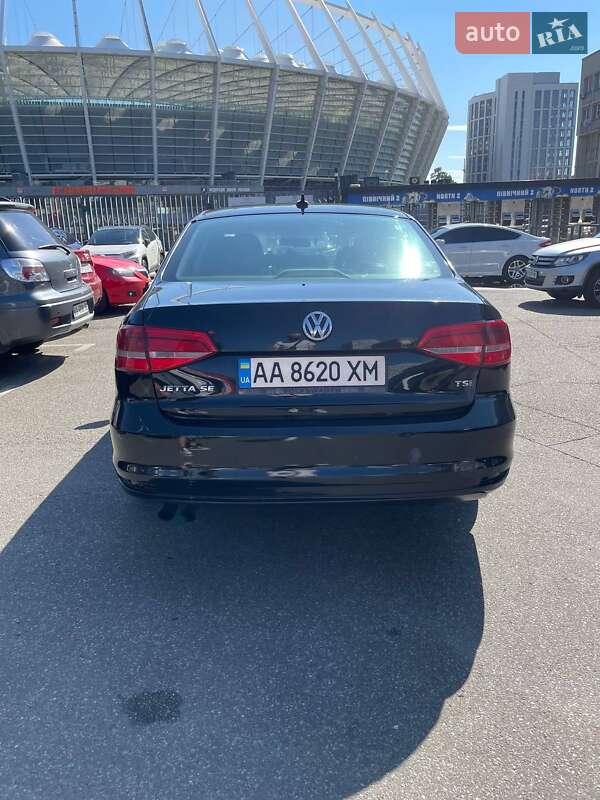 Седан Volkswagen Jetta 2015 в 