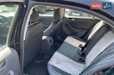Седан Volkswagen Jetta 2015 в 