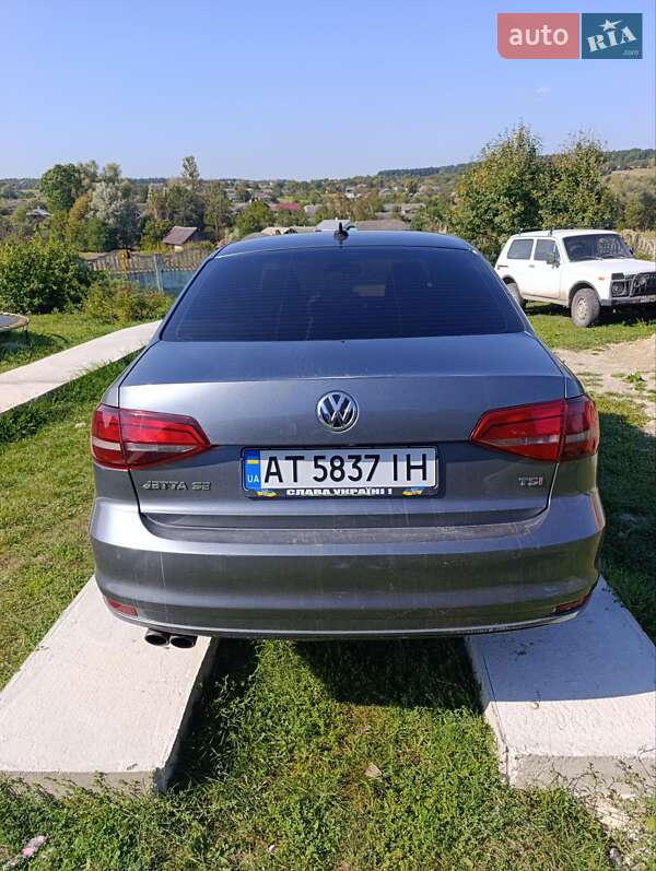 Седан Volkswagen Jetta 2016 в Ивано-Франковске