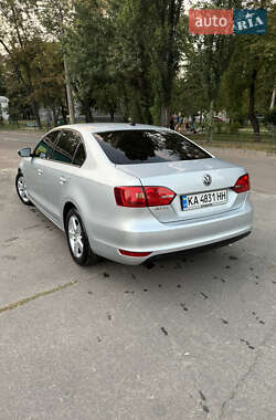 Седан Volkswagen Jetta 2011 в 