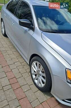 Седан Volkswagen Jetta 2015 в 