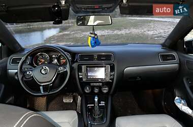 Седан Volkswagen Jetta 2015 в 