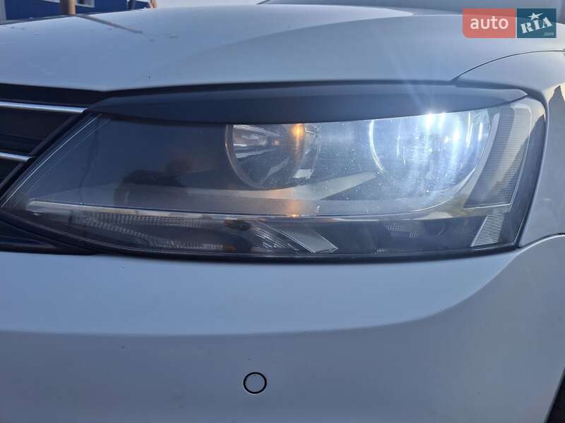 Седан Volkswagen Jetta 2016 в Житомире
