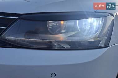 Седан Volkswagen Jetta 2016 в 