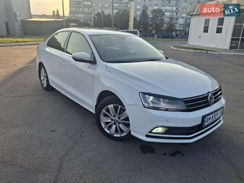 Седан Volkswagen Jetta 2016 в Житомире
