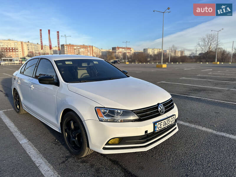 Седан Volkswagen Jetta 2016 в 