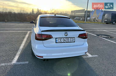 Седан Volkswagen Jetta 2016 в 