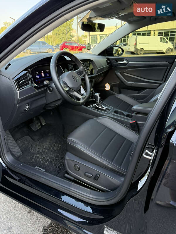 Седан Volkswagen Jetta 2023 в Дніпрі