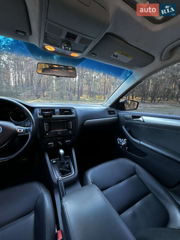 Седан Volkswagen Jetta 2014 в Зміїві