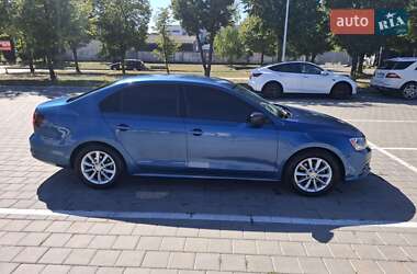 Седан Volkswagen Jetta 2016 в 