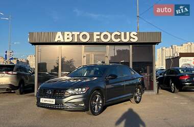 Седан Volkswagen Jetta 2018 в 
