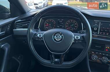 Седан Volkswagen Jetta 2018 в 