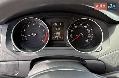 Седан Volkswagen Jetta 2015 в 