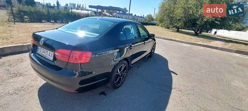 Седан Volkswagen Jetta 2014 в Днепре