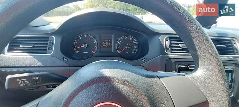 Седан Volkswagen Jetta 2014 в Днепре