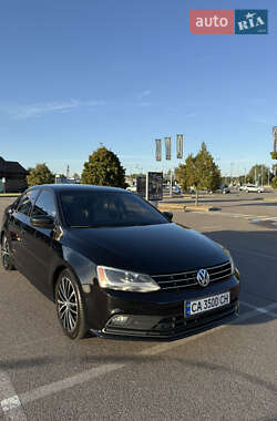 Седан Volkswagen Jetta 2015 в Киеве