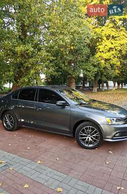Седан Volkswagen Jetta 2015 в 