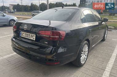 Седан Volkswagen Jetta 2016 в 