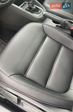 Седан Volkswagen Jetta 2016 в 