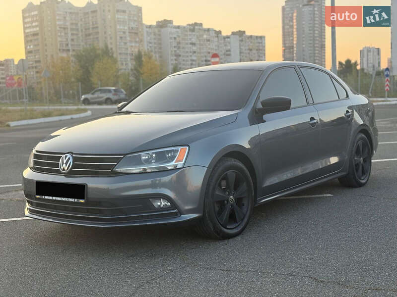 Седан Volkswagen Jetta 2016 в Киеве