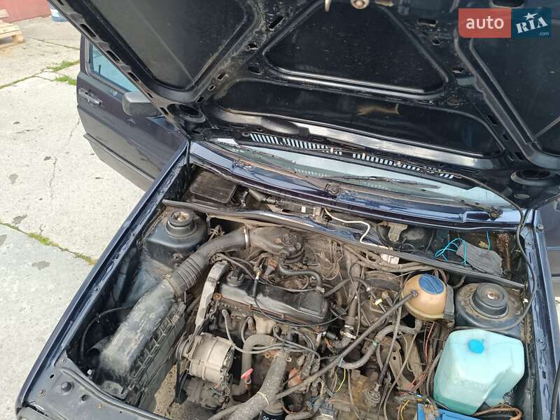 Седан Volkswagen Jetta 1991 в Ровно