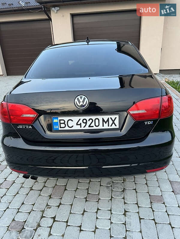 Седан Volkswagen Jetta 2012 в Дрогобичі