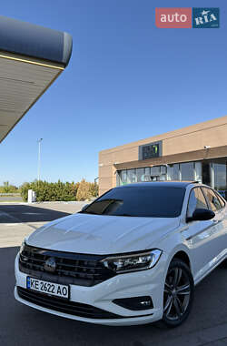 Седан Volkswagen Jetta 2019 в 