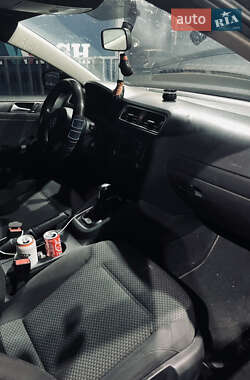 Седан Volkswagen Jetta 2014 в 
