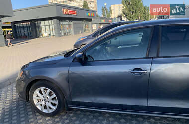 Седан Volkswagen Jetta 2014 в 