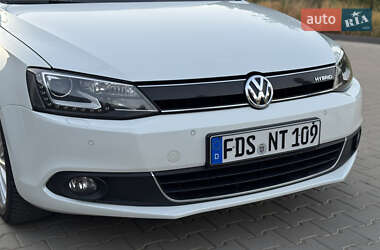 Седан Volkswagen Jetta 2013 в 