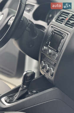 Седан Volkswagen Jetta 2013 в 
