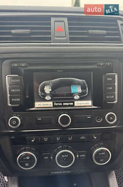 Седан Volkswagen Jetta 2013 в 