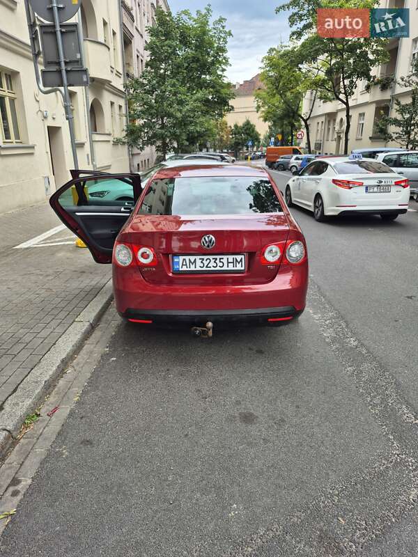 Седан Volkswagen Jetta 2010 в Житомире