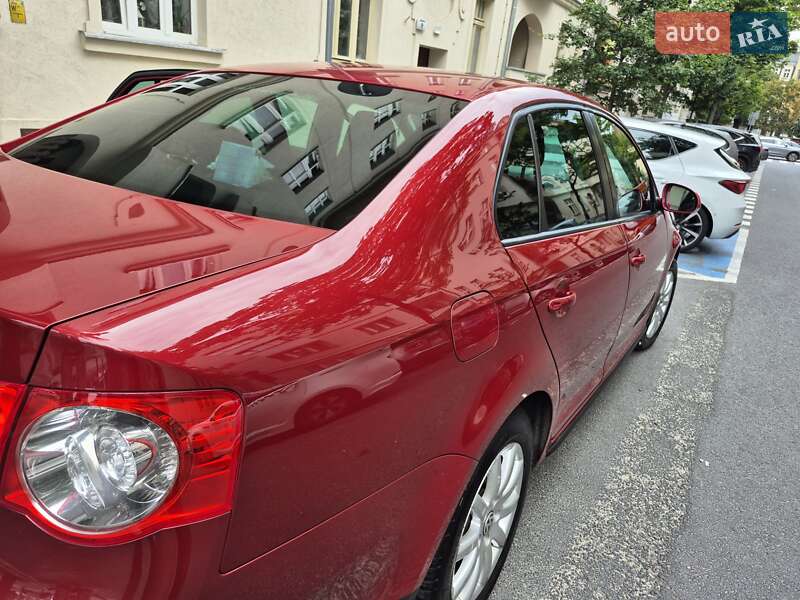 Седан Volkswagen Jetta 2010 в Житомире