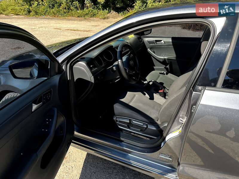 Седан Volkswagen Jetta 2014 в Сумах